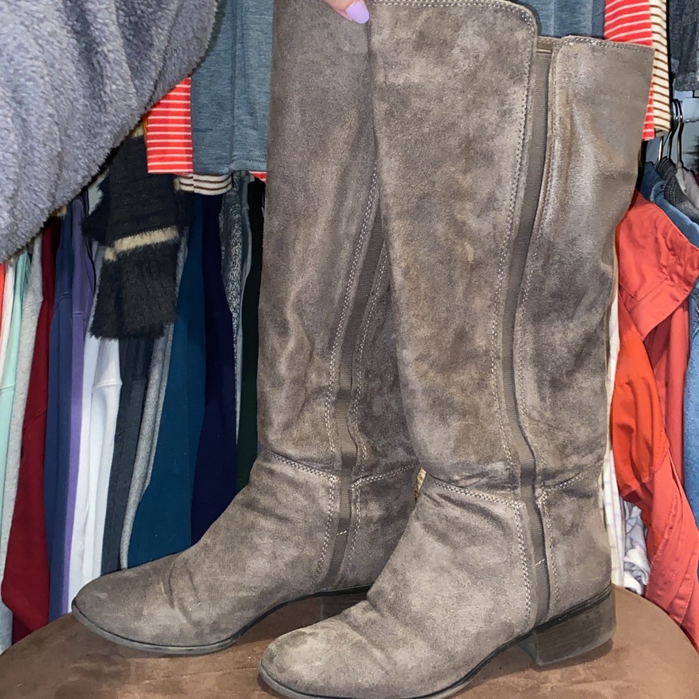 Knee-high Suede Boots